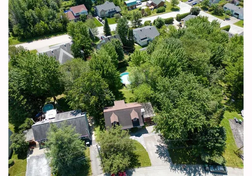 Maison à vendre - 700 Rue de Vichy, Rock Forest-Saint-Élie-Deauville, J1N 1Y5