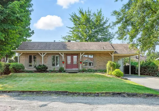 Bungalow for sale - 964 Rue Archambault, Valcourt, J0E2L0