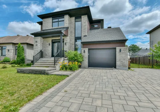 Two or more stories for sale - 271 Rue Yves, Sainte-Marthe-sur-le-Lac, J0N1P0