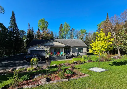 Maison à vendre - 21 Crois. du Soleil-Couchant, Sainte-Agathe-des-Monts, J8C 0L8