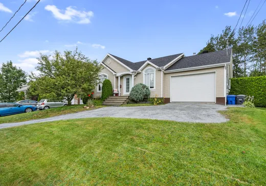 Maison à vendre - 856 Av. Turcotte, Sainte-Marie, G6E 3E6