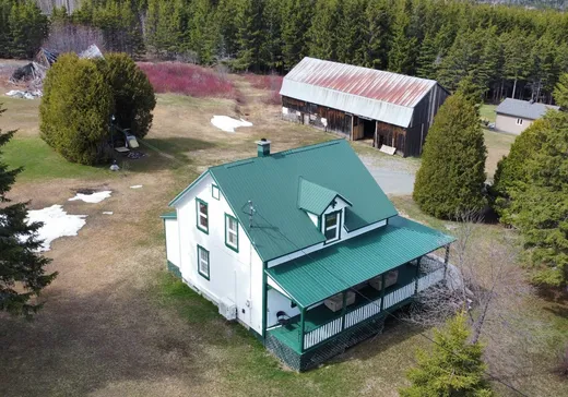 House for sale - 223 Ch. de la Coulée-Carrier, Matane, G0J 3C0