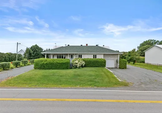 Bungalow for sale - 230 Rg du Bord-de-l'Eau, Massueville, J0G1K0