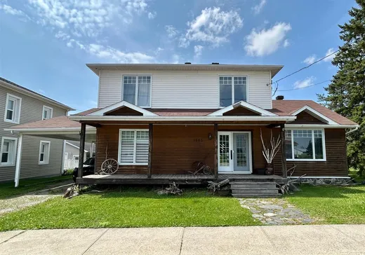 Maison à vendre - 1405 Rue Principale, Saint-Édouard-de-Fabre, J0Z 1Z0