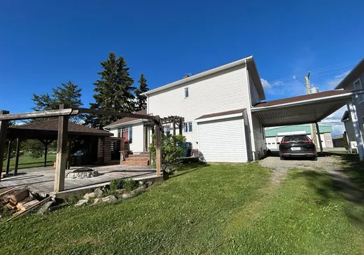 Maison à vendre - 1405 Rue Principale, Saint-Édouard-de-Fabre, J0Z 1Z0