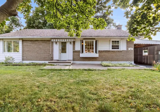 Bungalow for sale - 230 Castle Road, Beaconsfield (Montreal Island), H9W2W2