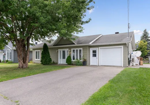 Maison à vendre - 155 70e Avenue, Saint-Zotique, J0P 1Z0