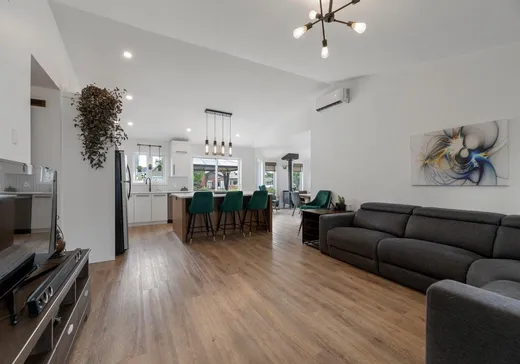 Maison à vendre - 155 70e Avenue, Saint-Zotique, J0P 1Z0
