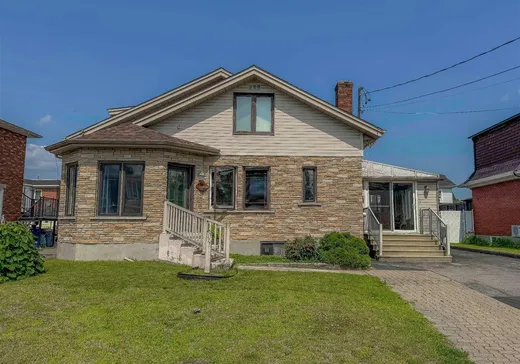 House for sale - 127 Rue Académie, Salaberry-de-Valleyfield, J6T 4W9