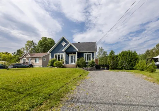 Maison à vendre - 1862 Av. du Lac-St-Charles, Ville de Québec, G3G 3H1