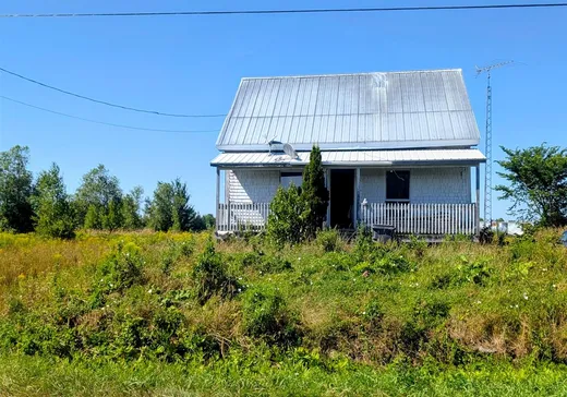 Un étage et demi à vendre - 228 4e Rang, st-rosaire, G0Z1K0