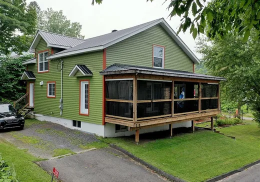Two or more stories for sale - 268 Rue Goyette, Dixville, J0B1P0