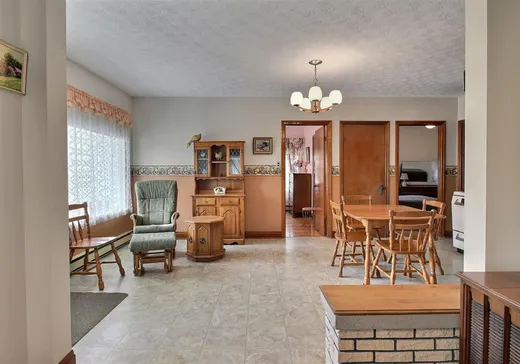 Maison à vendre - 207 Rue de l'Église, St-Francois-Xavier-de-Brompton, J0B 2V0