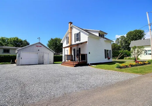 1 1/2 Storey for sale - 16 Rue Lejeune, Témiscouata-sur-le-Lac, G0L1E0