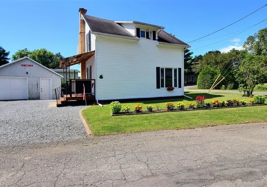 House for sale - 16 Rue Lejeune, Témiscouata-sur-le-Lac, G0L 1E0