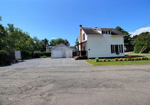 House for sale - 16 Rue Lejeune, Témiscouata-sur-le-Lac, G0L 1E0