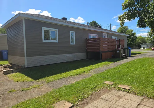 Two or more stories for sale - 12 Rue Bellevue, Amqui, G5J1Z8