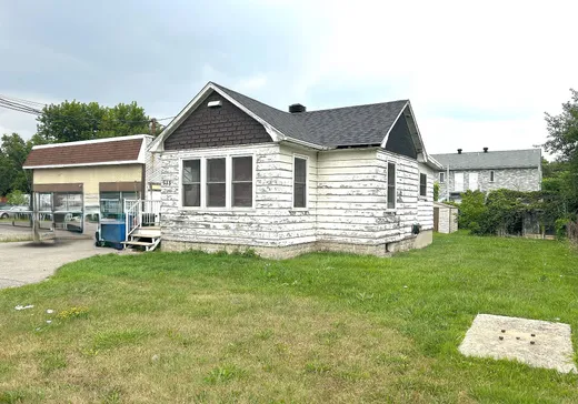 Two or more stories for sale - 533 Ch. Larocque, Valleyfield, J6T4C8