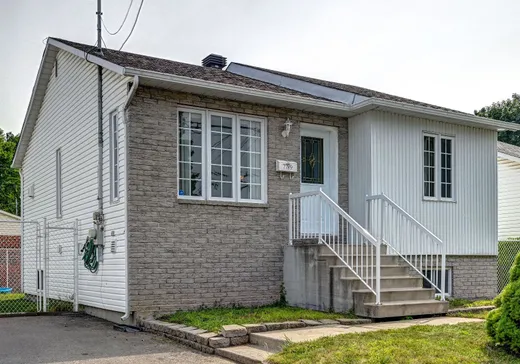 Two or more stories for sale - 7789 55e Avenue, Laval (Laval-sur-le-lac), H7R4E3