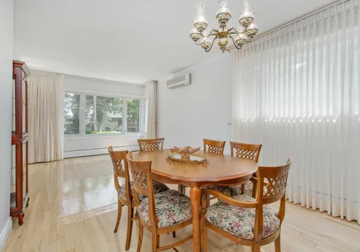 Maison à vendre - 11698 Rue Poincaré, Montréal (Ahuntsic/Cartierville), H3L 3L7