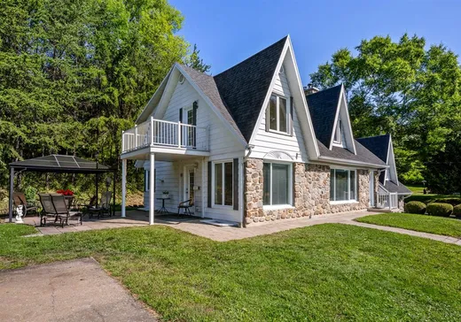 Maison à vendre - 1 Côte Nicole, Sainte-Anne-de-Beaupré, G0A 3C0