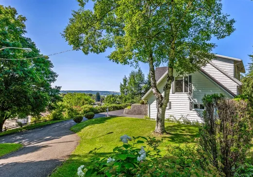 Maison à vendre - 1 Côte Nicole, Sainte-Anne-de-Beaupré, G0A 3C0