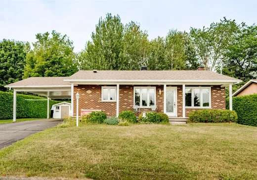 Bungalow à vendre - 392 Rue du Vicaire-Morin, Coaticook, J1A2V9