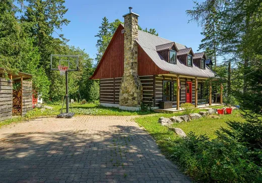Two or more stories for sale - 3205 Rue Carignan, Sainte-Adèle, J8B3E1