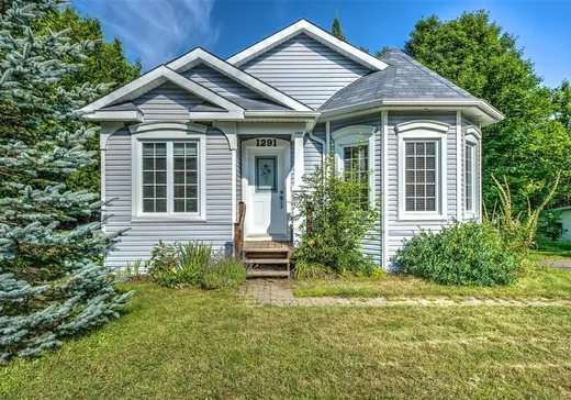 Bungalow for sale - 1291 Rue Principale, Mont-Blanc, J0T2G0