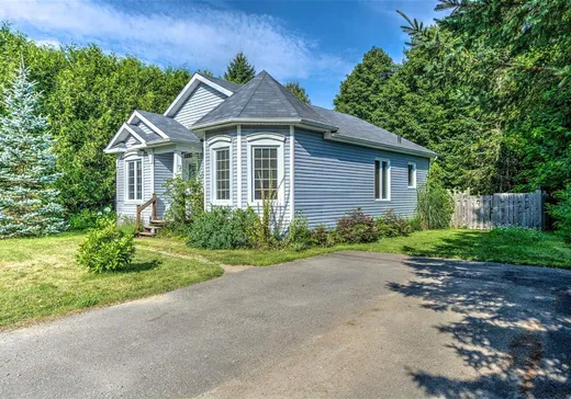 House for sale - 1291 Rue Principale, Mont-Blanc, J0T 2G0