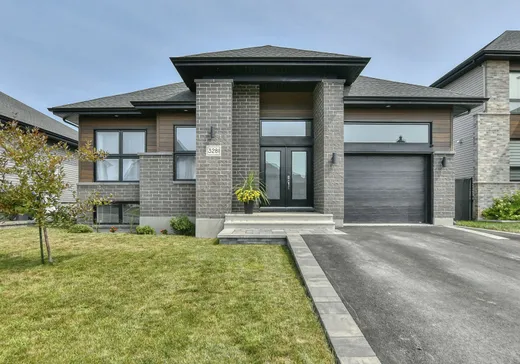 Two or more stories for sale - 3281 Rue Laurin, Sainte-Marthe-sur-le-Lac, J0N1P0