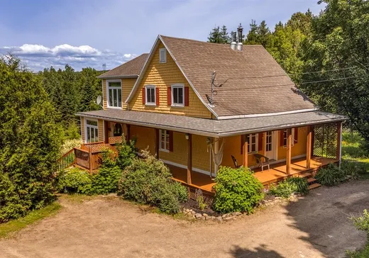 House for sale - 408 Boul. 138, St-Tite-Des-Caps, G0A 4J0