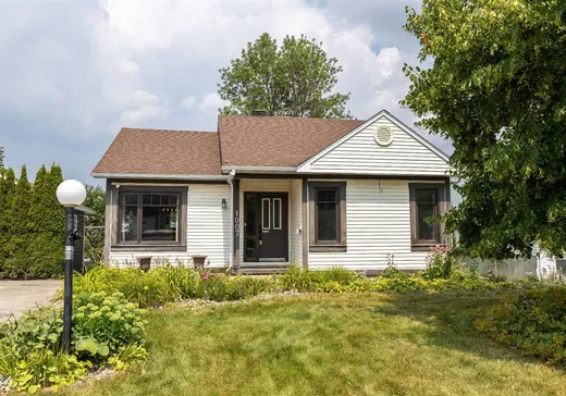 Bungalow à vendre - 1007 Rue du Sieur-d'iberville, Sherbrooke, J1H6G8
