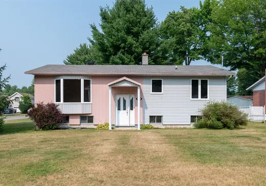 Bungalow à vendre - 3325 Av. Dugas, Bécancour, G9H1K2
