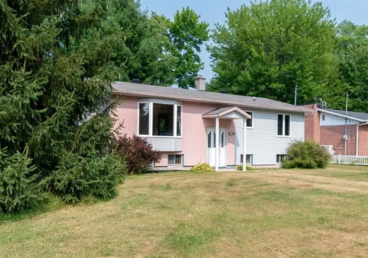 Maison à vendre - 3325 Av. Dugas, Bécancour, G9H 1K2