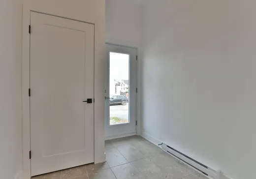 Maison à vendre - 494 Rue du Muscat, Sainte-Marthe-sur-le-Lac, J0N 1P0