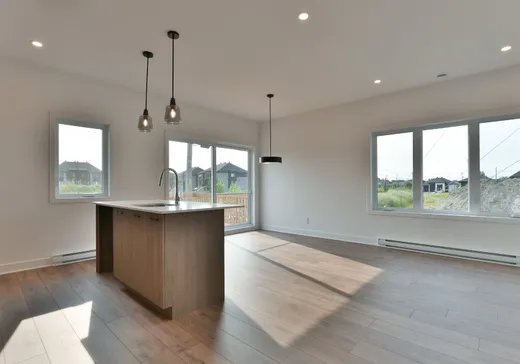 Maison à vendre - 494 Rue du Muscat, Sainte-Marthe-sur-le-Lac, J0N 1P0