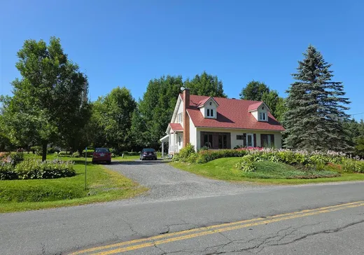 Un étage et demi à vendre - 129 Rg Longue-Pointe, St-Malachie, G0R3N0