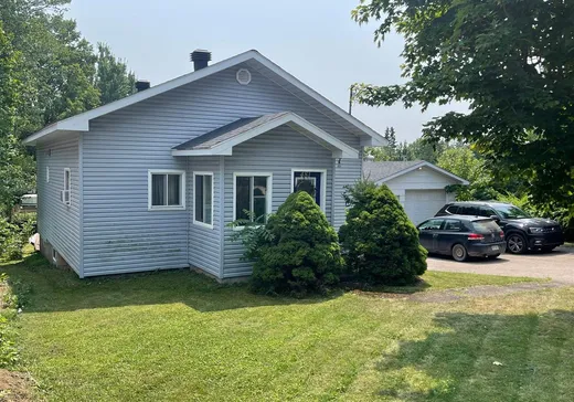 House for sale - 481 Rue des Érables, Brownsburg-Chatham, J8G 2Y2
