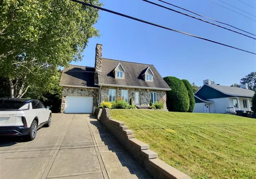 Un étage et demi à vendre - 290 Route de la Montagne, Notre-Dame-du-Portage, G0L1Y0