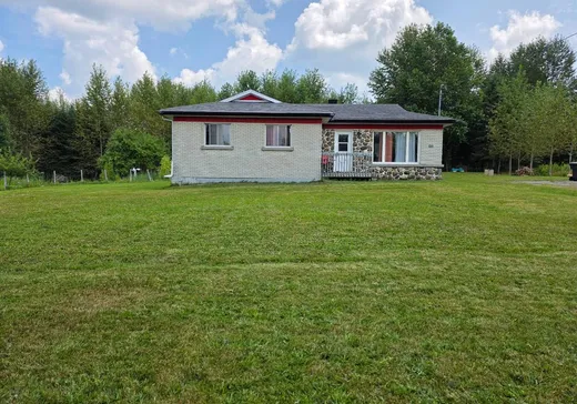 Bungalow for sale - 573 Rue Principale, Saint-Robert-Bellarmin, G0M2E0