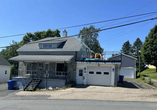 Maison à étages à vendre - 282 2e Avenue, Lac-Etchemin, G0R1S0