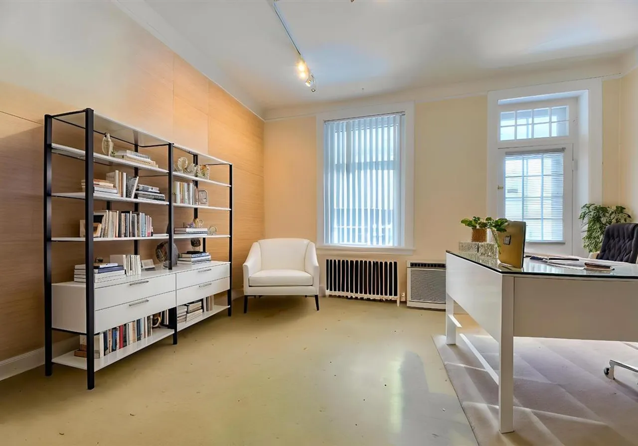 1626A Av. Selkirk — photo 3