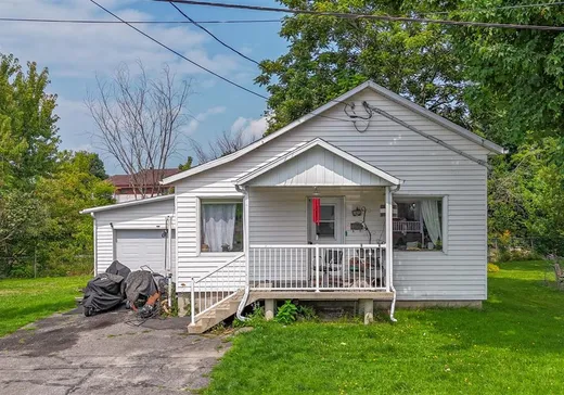 Bungalow for sale - 1636 Av. Fournier, Plessisville, G6L2G4