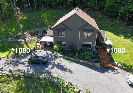 Maison à vendre - 1080Z-1082Z Ch. du Grand-Ruisseau, Saint-Sauveur, J0R 1R2