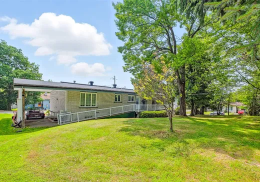 Maison à vendre - 259 Rue St-Christophe, Windsor, J1S 1G6