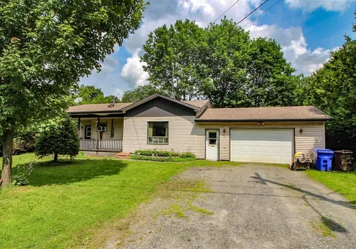 Bungalow à vendre - 85 Rue Main, Hatley, J0B4B0