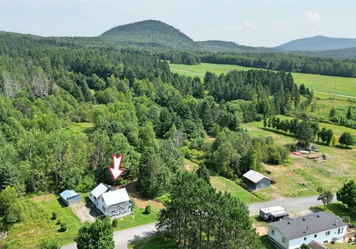 Un étage et demi à vendre - 31 St-Léon S., Rg, St-Malachie, G0R4L0