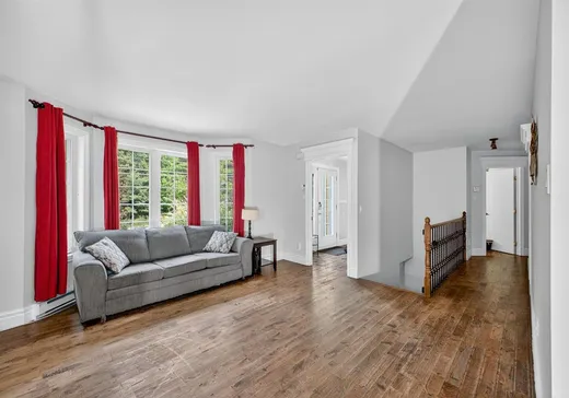 Maison à vendre - 365 Rue Russell, Sainte-Sophie, J5J 1C3