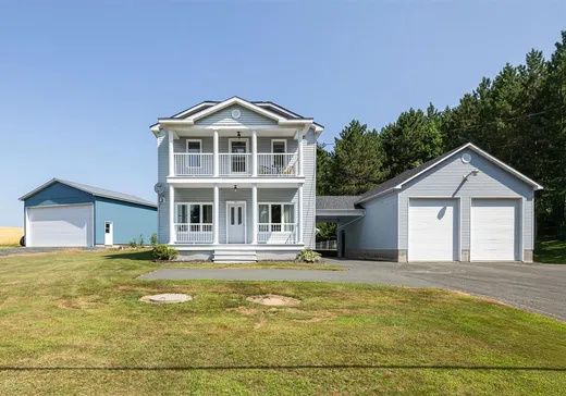 Maison à étages à vendre - 35Z-35AZ Ch. du Lac, Danville, J0A1A0